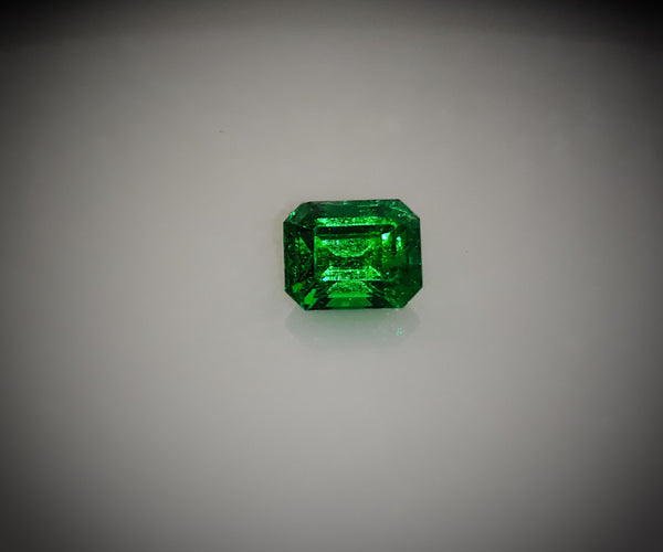 Natural Colombian Emerald - Emerald Cut - 0.82 ct - 100421-11