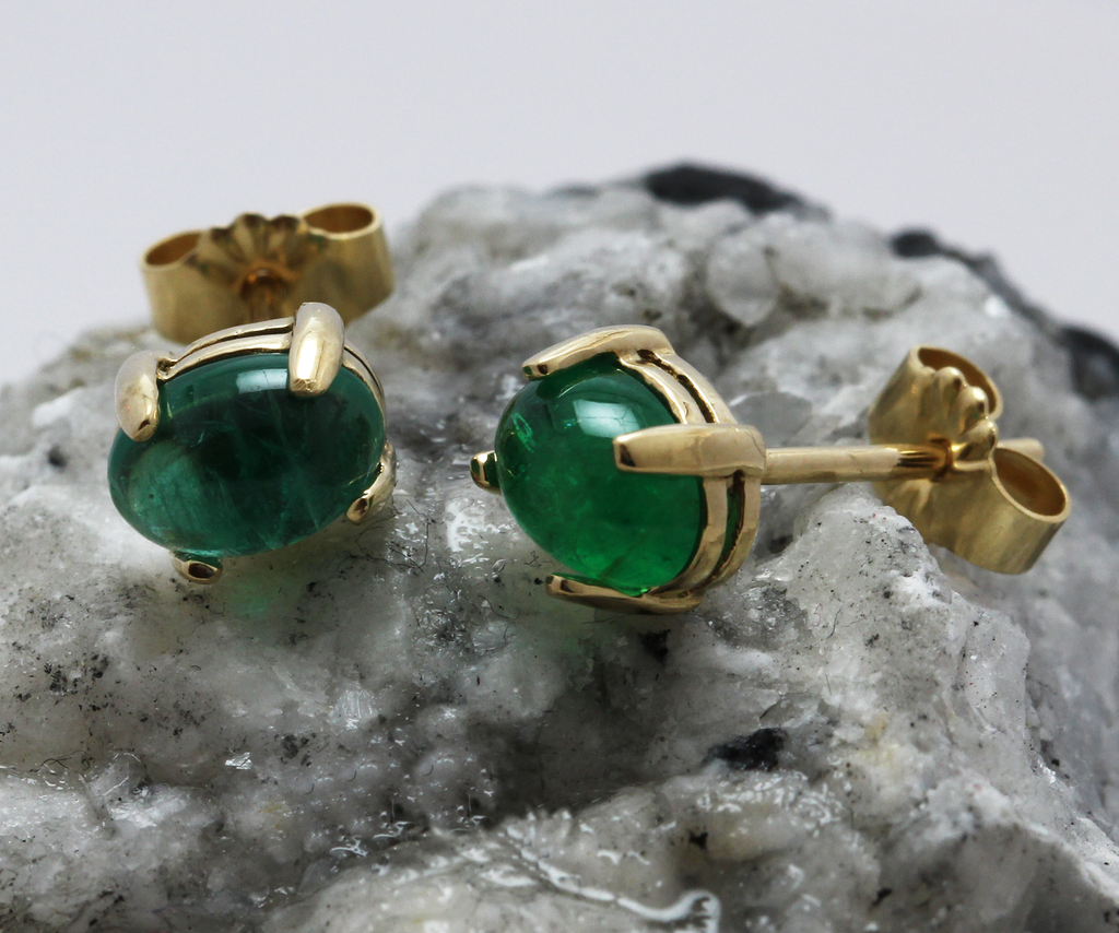 14k gold emerald stud earrings deals